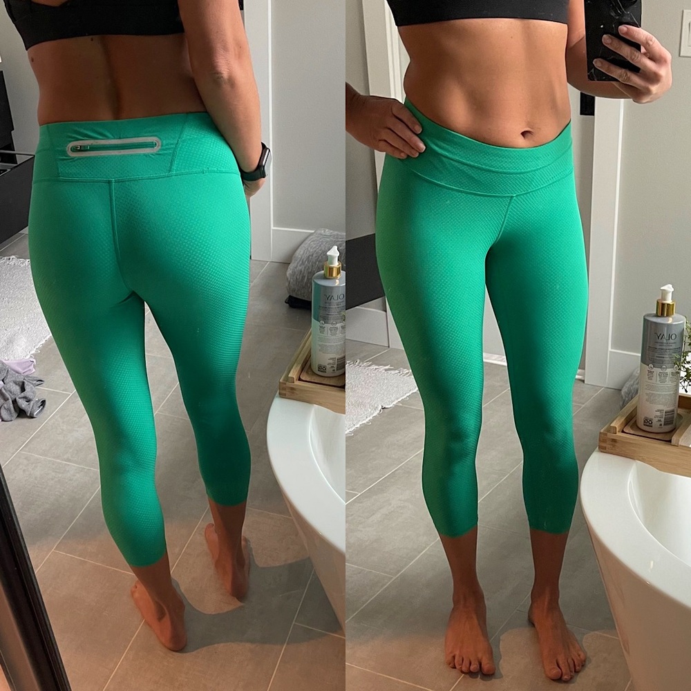 Athleta Crop Leggings in Kelly Green Color size Small